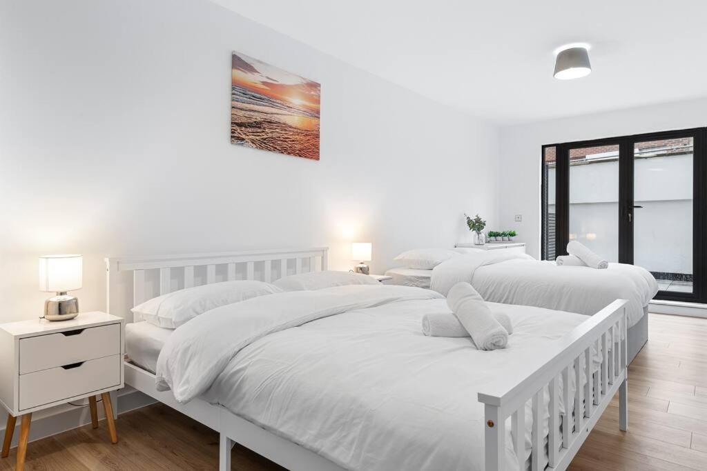 Spacious Sleep 14 - 1 Min From Tooting Station Mr3 Londra